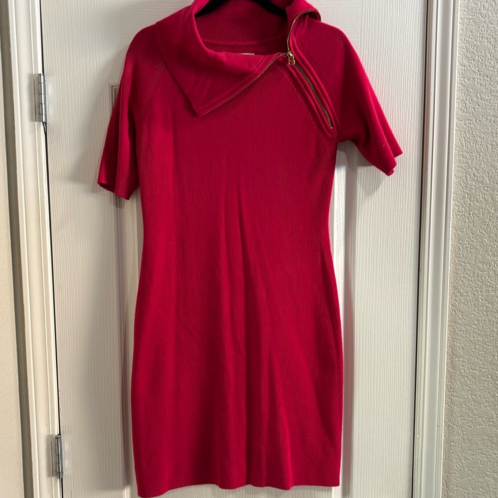 Calvin Klein knit fuschia/pink dress size M. Gold asymmetrical zipper design.